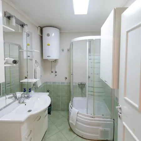 Crystal - Depandans 아파트호텔 크랄레보